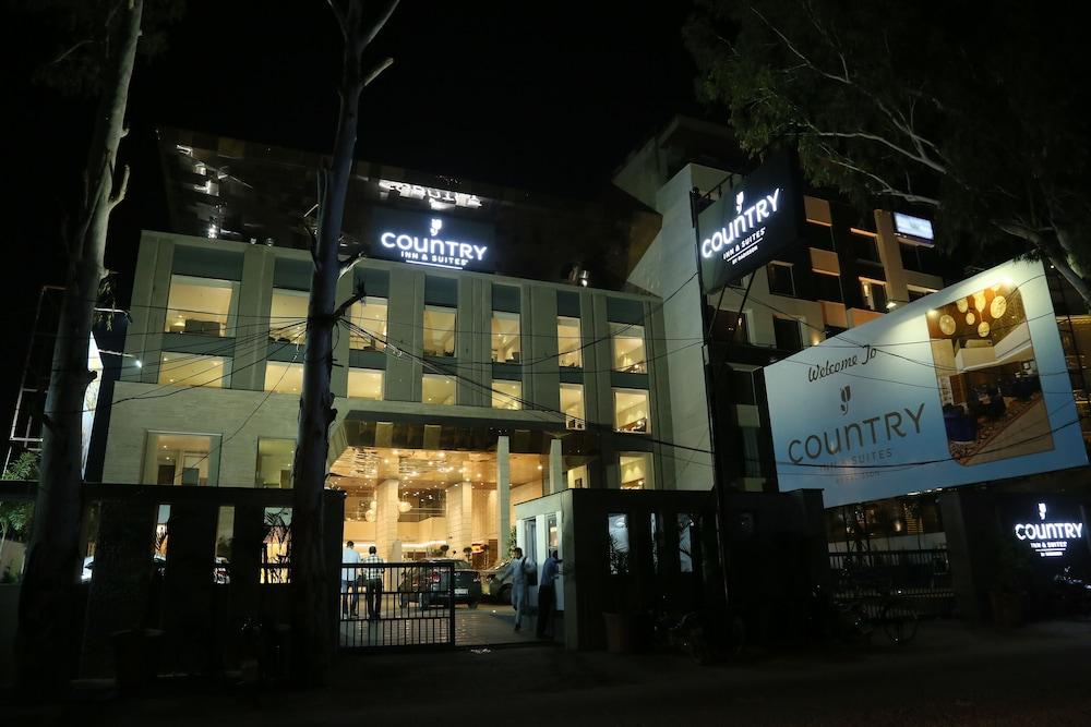 Country Inn & Suites By Radisson Chandigarh Zirakpur Eksteriør billede