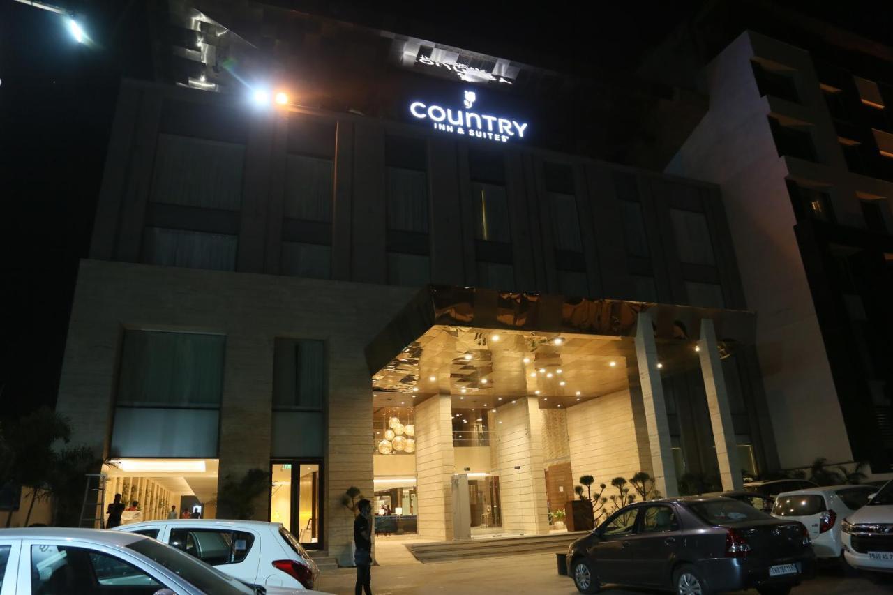 Country Inn & Suites By Radisson Chandigarh Zirakpur Eksteriør billede