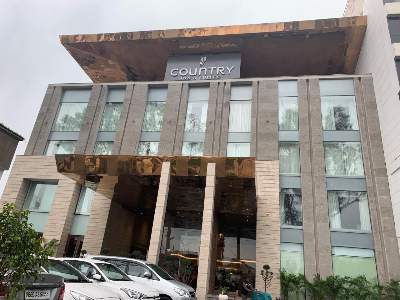 Country Inn & Suites By Radisson Chandigarh Zirakpur Eksteriør billede